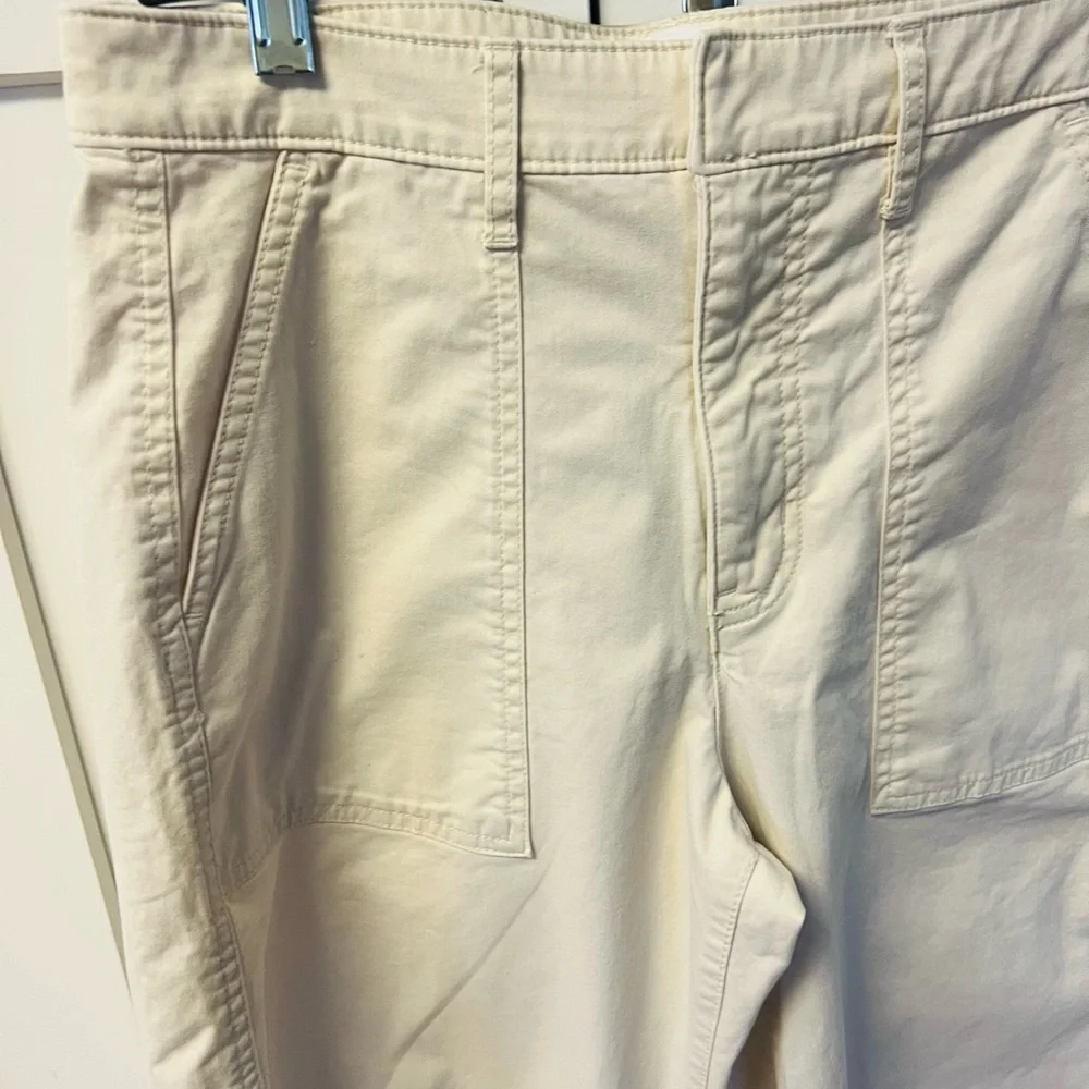 GAP Barrel Leg Patch Pocket Khakis - Picture 2 of 6